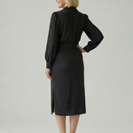 Tovana | Calm Front Midi Dress