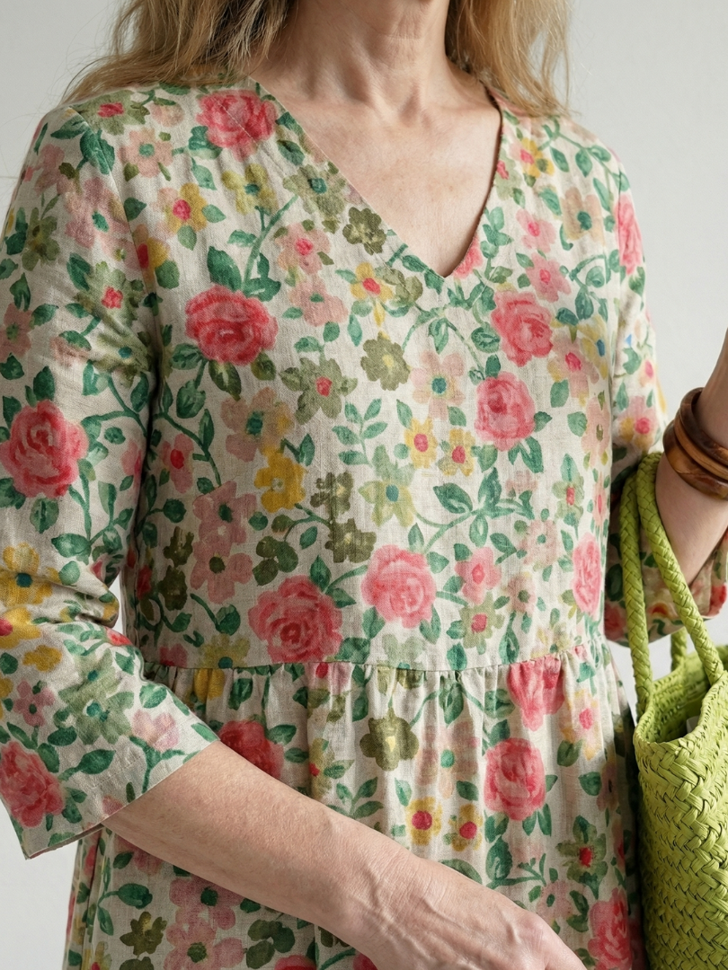 Lorina | Scatter Flower Midi Dress
