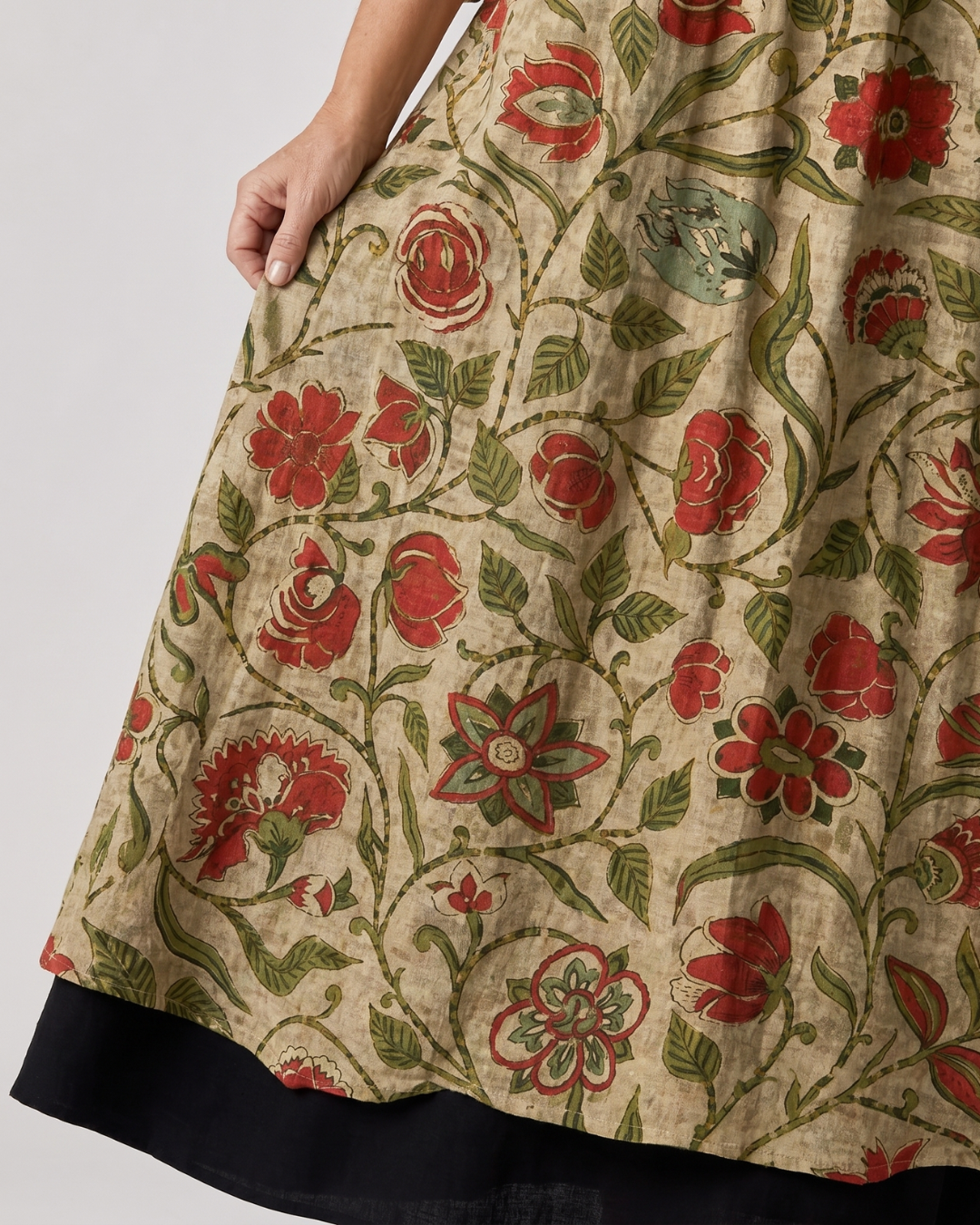 Lunwynne | Botanical Print Relaxed Three Quarter Sleeve Midi Dress