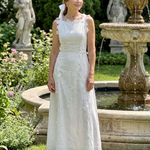 Odaney | Sleeveless Fitted Bodice Lace Midi Dress