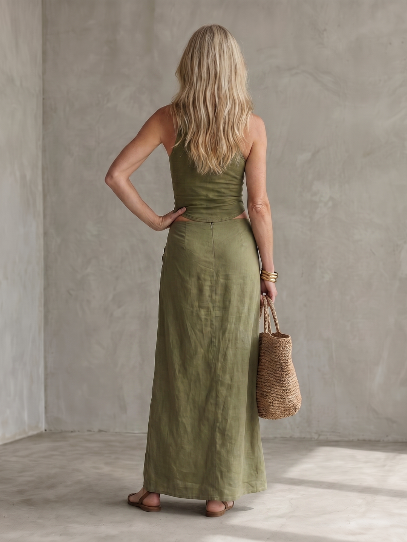 Hilala | Keyhole Neck Fitted Waist Midi Dress