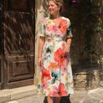 Linnlyn | Floral Print Short Sleeve V Neck Midi Dress