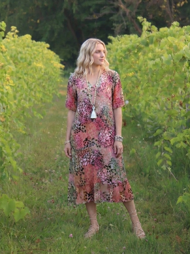 Sennamae | Short Sleeve V Neck Printed Midi Dress